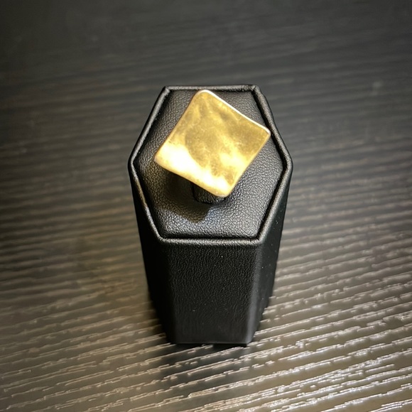 Size 6 J. Crew Ring - Picture 2 of 7